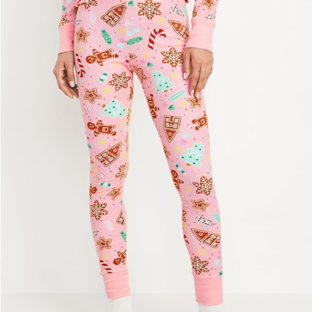 ❄️ Old Navy Pink Gingerbread Print Joggers ❄️